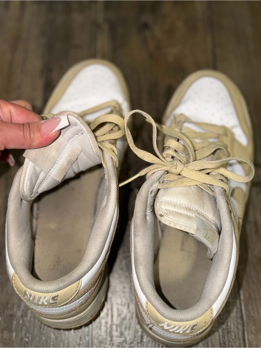 Nike Men's Low-Top Sneakers in Cream and White